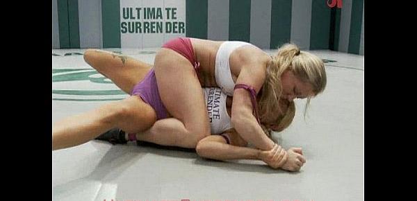  Strap-on lesbian catfight